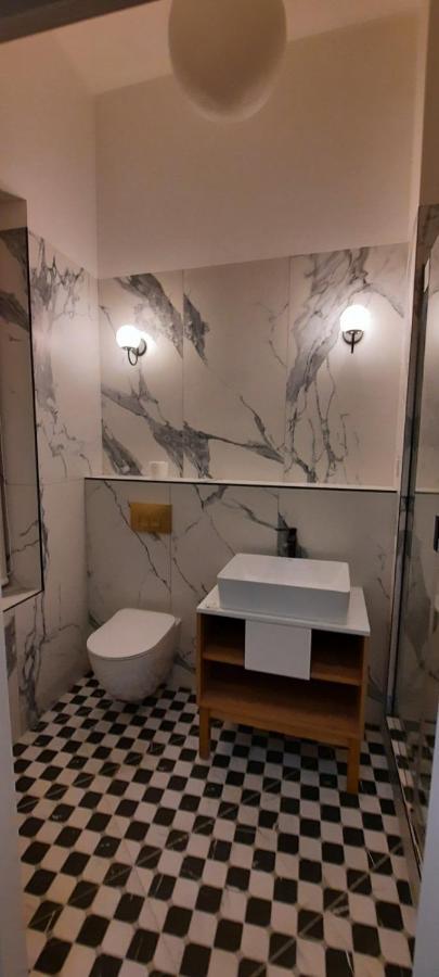 V.I.P Apartments Dominikanos Λβιβ Εξωτερικό φωτογραφία
