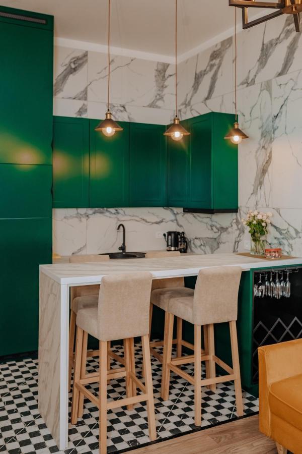 V.I.P Apartments Dominikanos Λβιβ Εξωτερικό φωτογραφία