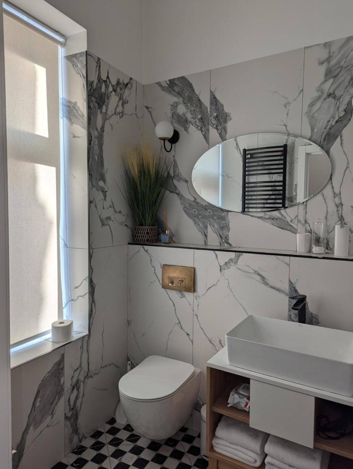 V.I.P Apartments Dominikanos Λβιβ Εξωτερικό φωτογραφία